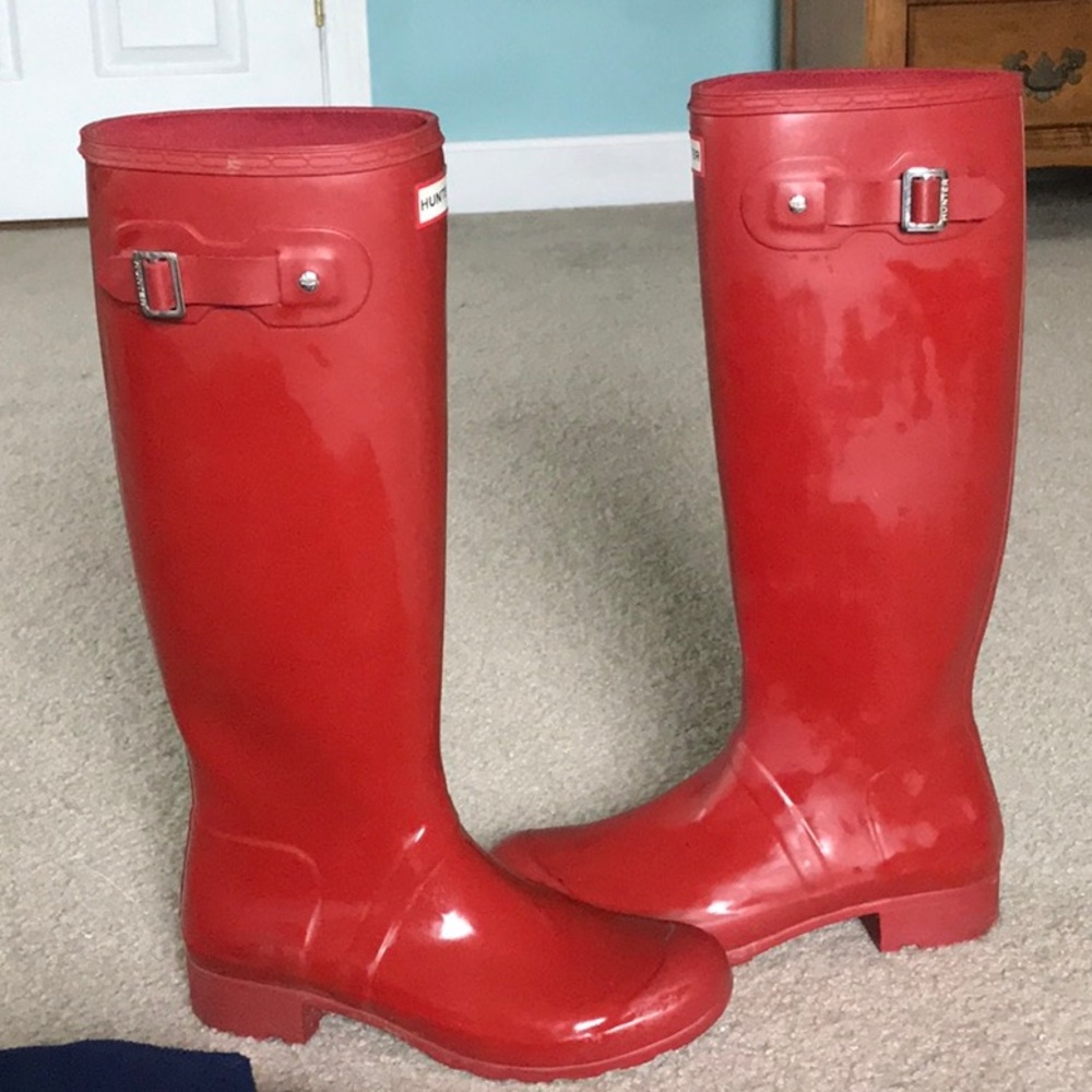 US size 8 Red Hunter Rain Boots + Socks
